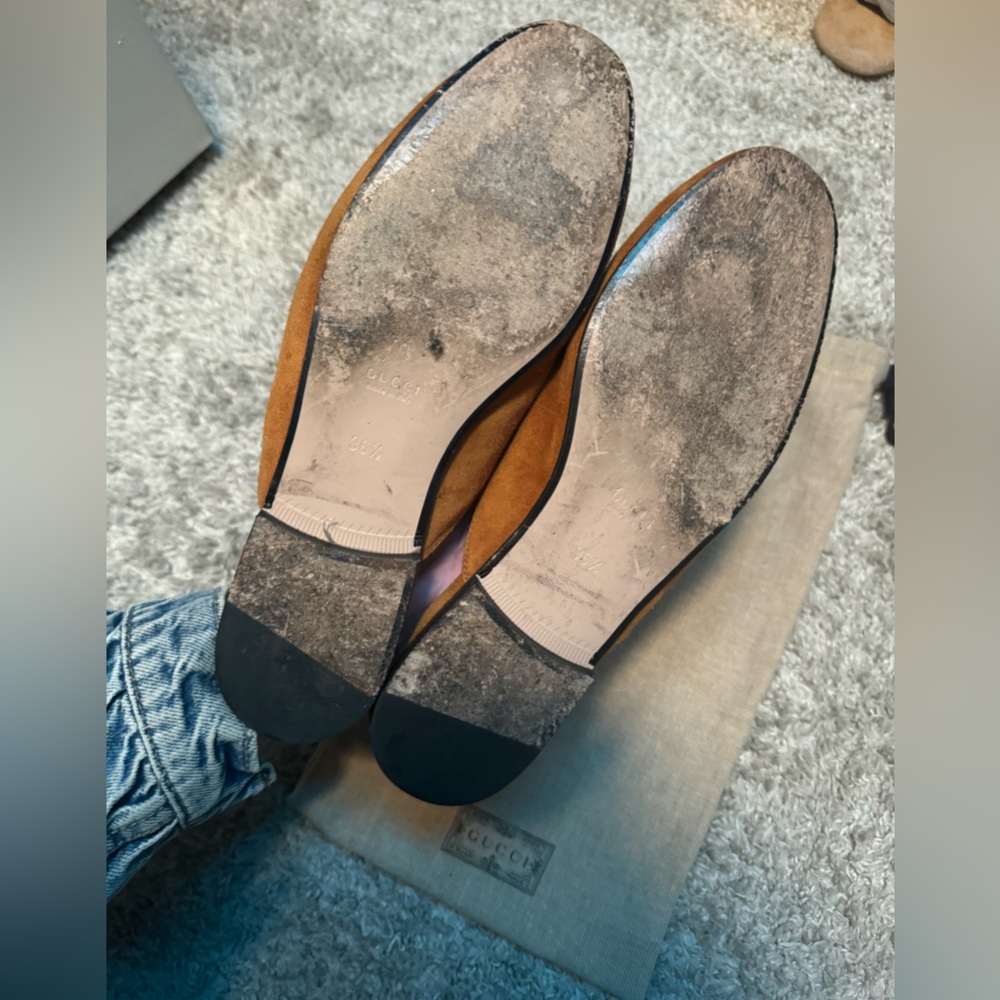 Gucci suede slides - comes with original box and dust bags - Picture 9 of 10